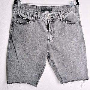 Indigo Wisdom Men’s Black Faded Wash Burmuda Shorts. Distressed Style Sz: 34x30.